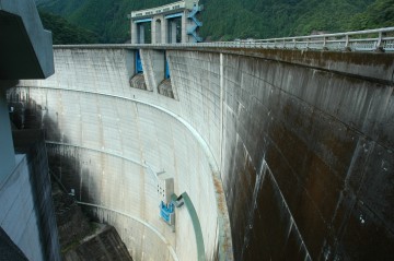 新豊根ダム