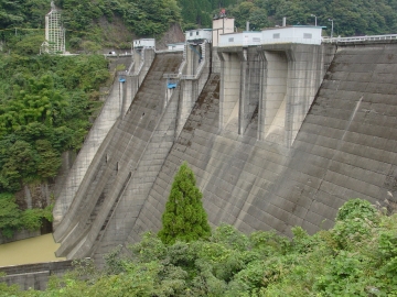 横山ダム
